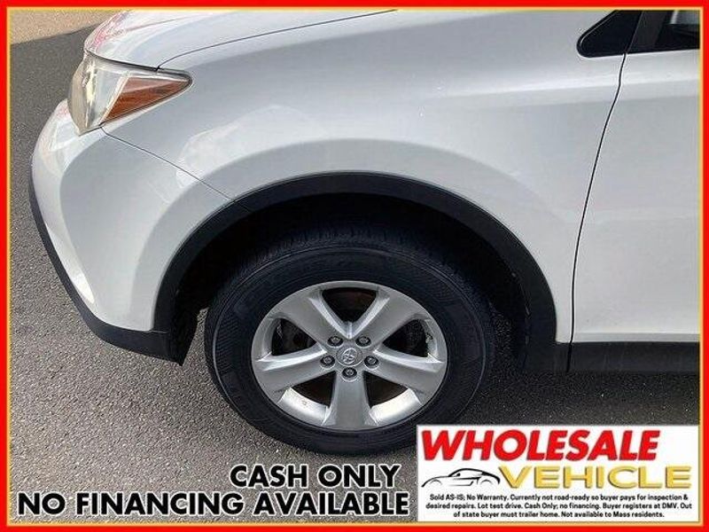2013 Toyota RAV4 XLEImage 4
