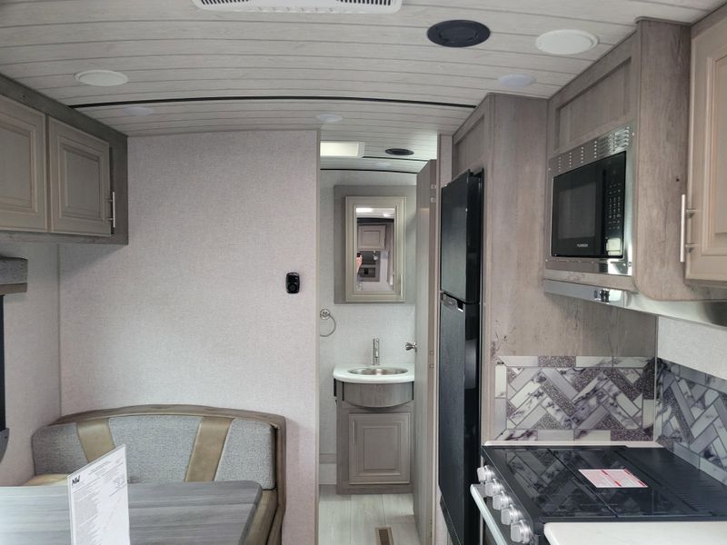 New 2026 ARCTIC FOX 22GT Image 21