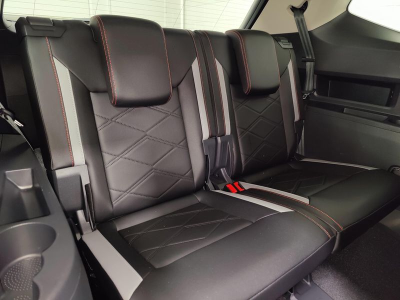 Used 2025 Volkswagen Atlas Peak Edition AWD w/SunroofImage 22
