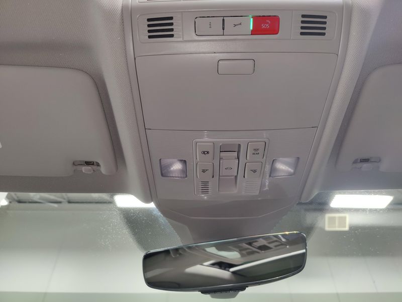 2024 Volkswagen Jetta SE w/Sunroof/Black Wheel PkgImage 23