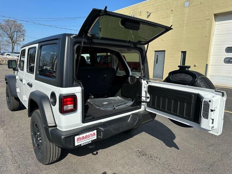 2025 Jeep Wrangler 4-door SportImage 11
