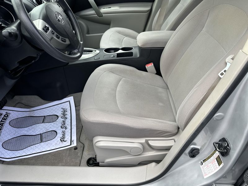 2012 Nissan Rogue SImage 19