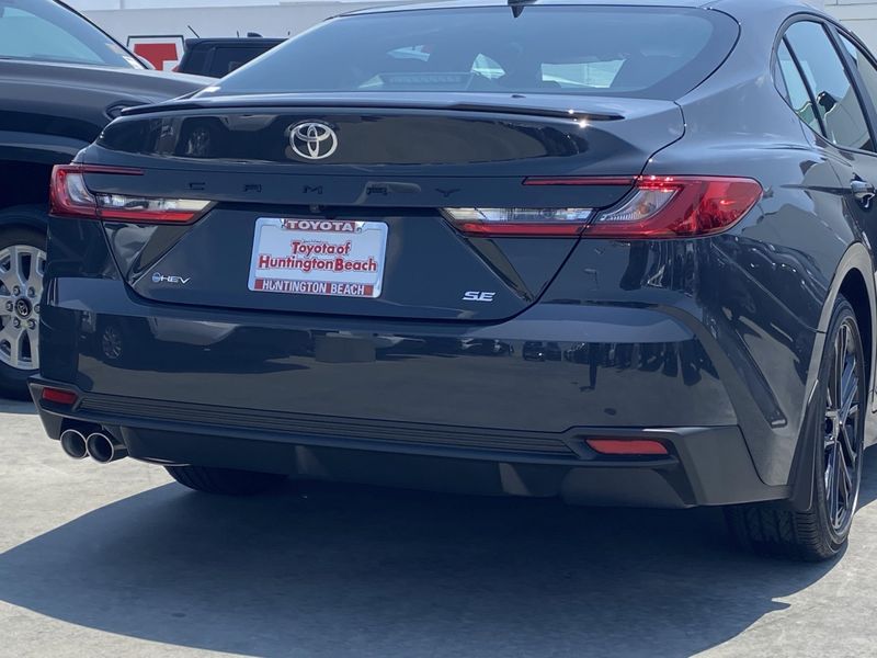 New 2025 Toyota Camry SEImage 4
