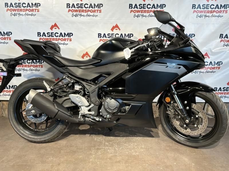 2025 Yamaha YZF-R3 ABS