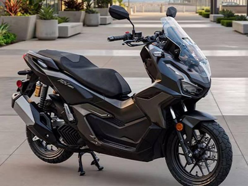 NEW 2027 HONDA ADV160 Image 3