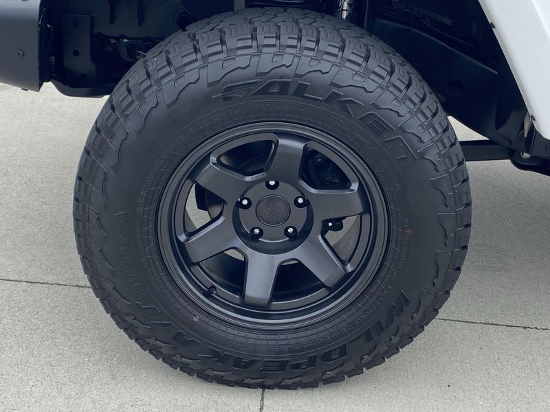 2017 Jeep Wrangler JK Rubicon ReconImage 10