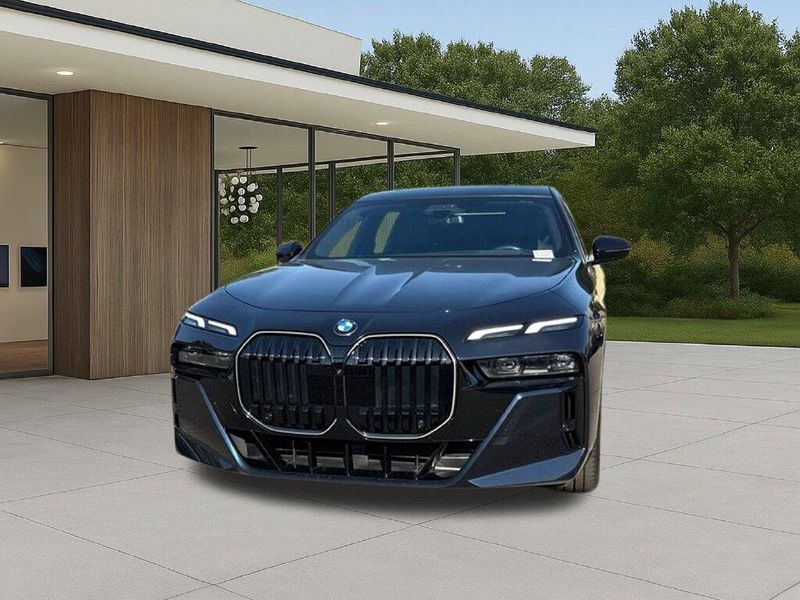Used 2026 BMW 7 Series 740iImage 3