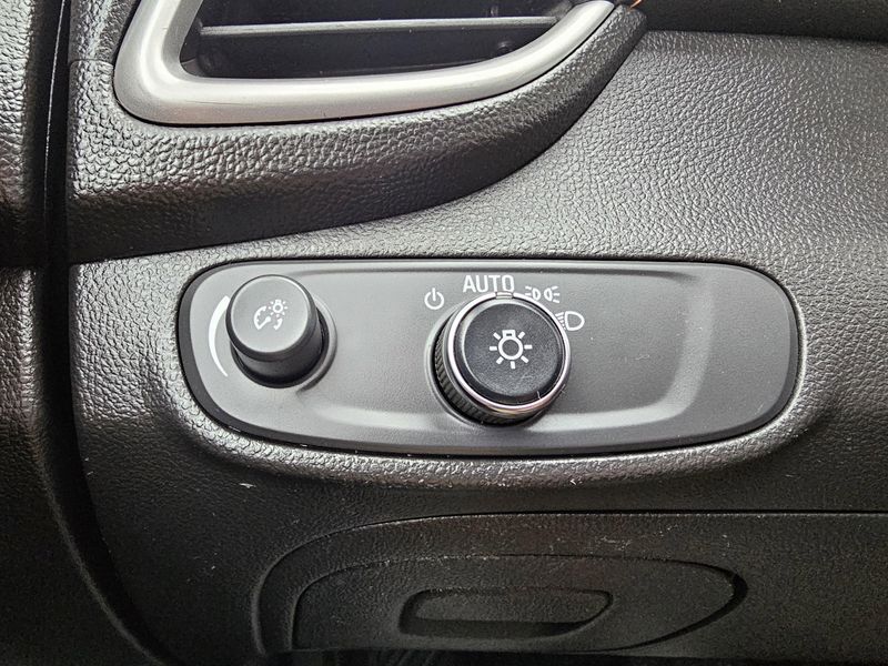 Used 2019 Chevrolet Trax LTImage 14