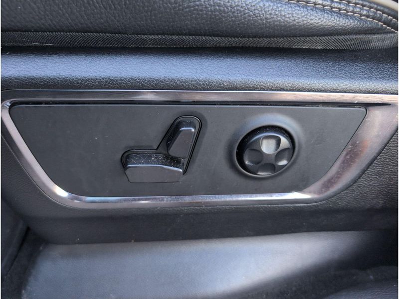 Used 2023 RAM 1500 LimitedImage 11