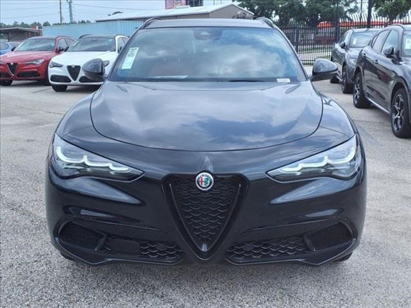 2024 Alfa Romeo Stelvio Veloce AwdImage 4