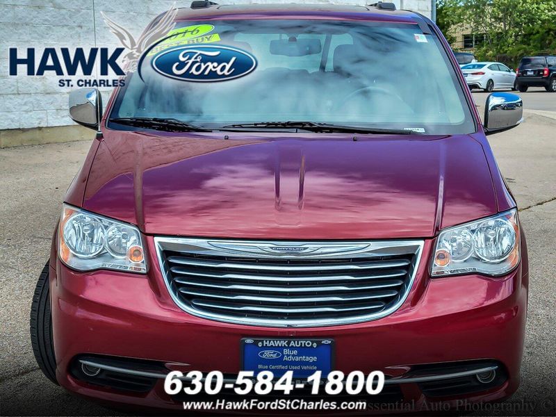 2016 Chrysler Town & Country photo 4