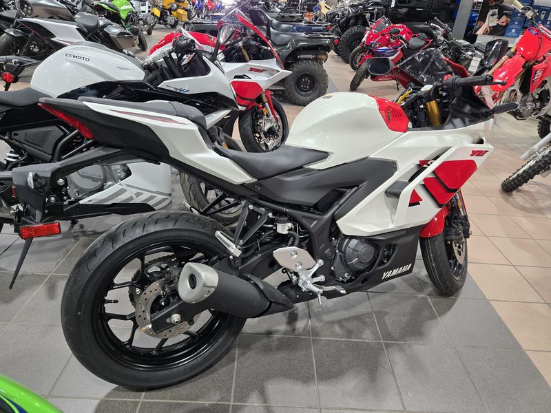 USED 2026 YAMAHA YZF-R3 ABS 70TH ANNIVERSARY EDITION Image 5