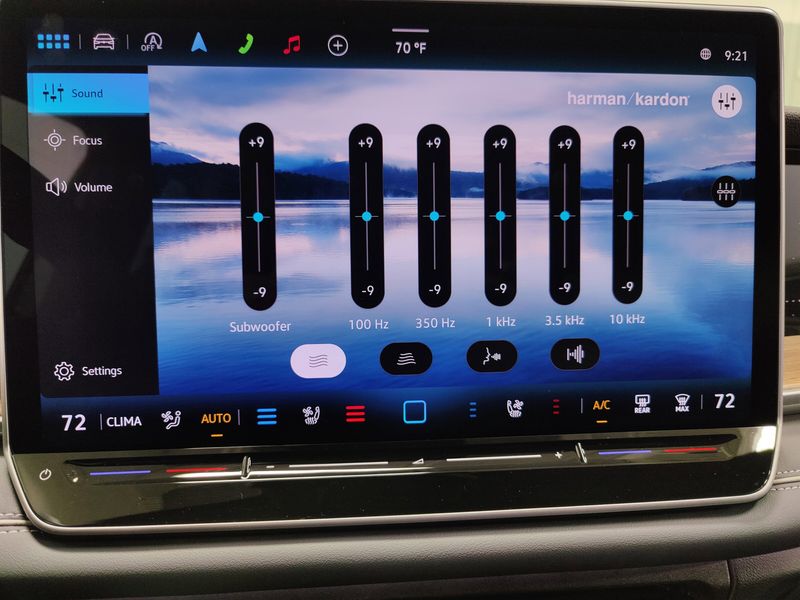 Used 2025 Volkswagen Tiguan SEL R-Line AWD w/Sunroof/NavImage 9