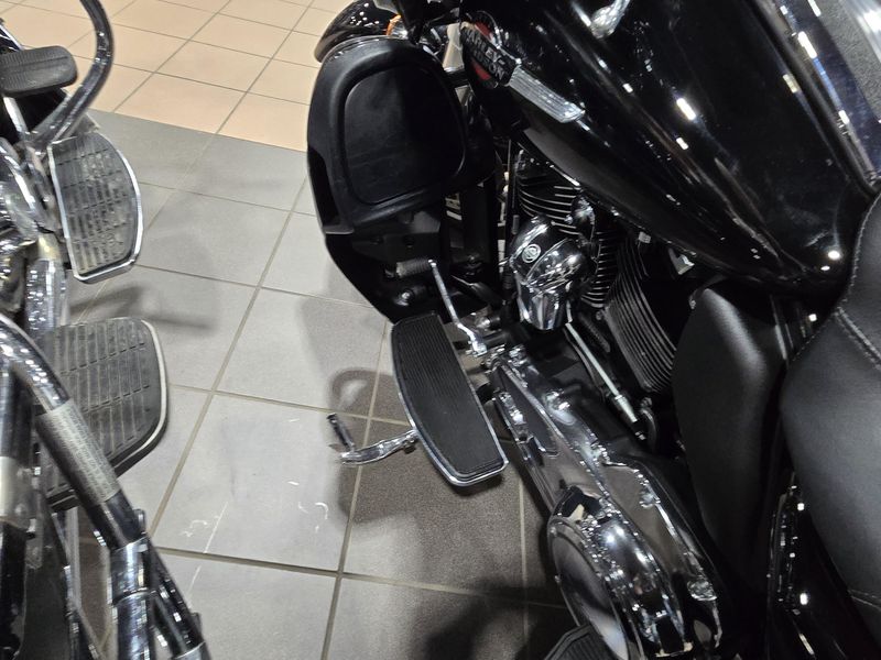 USED 2023 HARLEY ELECTRA GLIDE ULTRA LIMITED Image 17