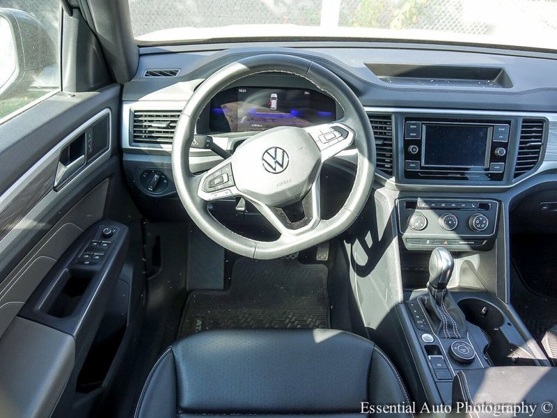 2023 Volkswagen Atlas Cross Sport SE photo 4