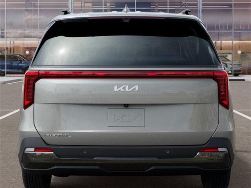 2025 Kia Carnival SX PrestigeImage 13