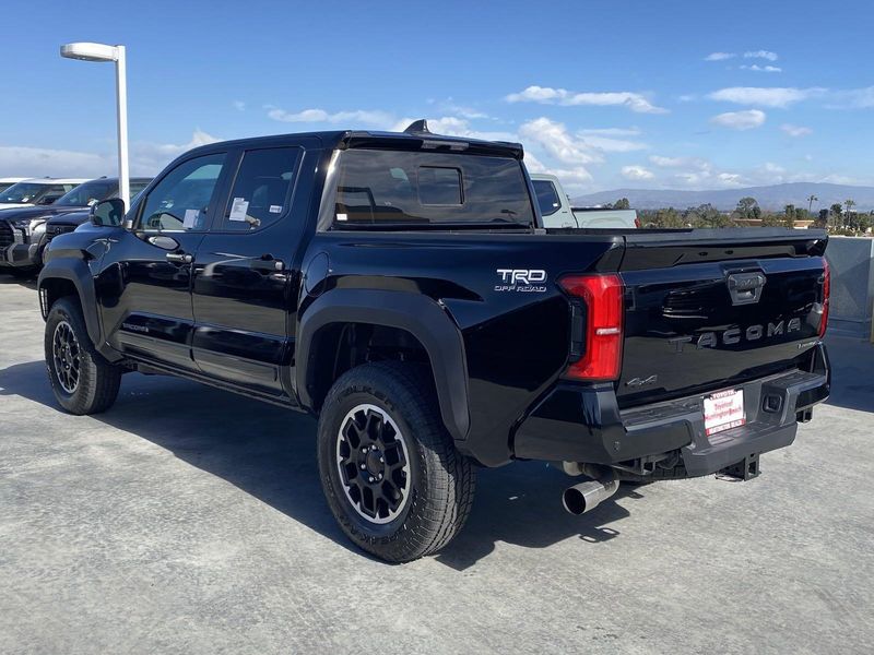 2024 Toyota Tacoma TRD Off Road HybridImage 5