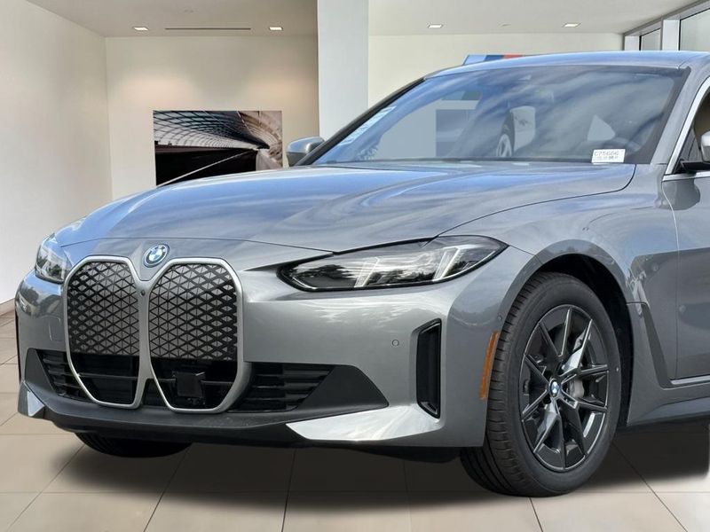 2025 BMW i4 eDrive40Image 10