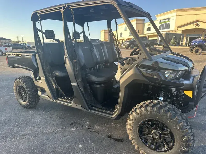 2025 Can-Am DEFENDER MAX LONE STAR HD10 STEALTH BLACKImage 2