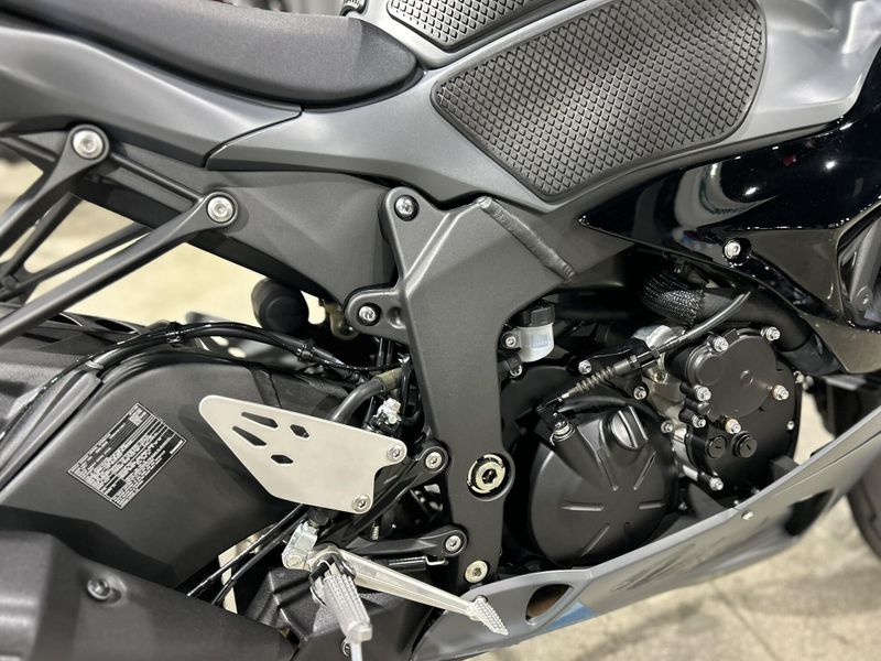 Used 2025 Kawasaki NINJA ZX-6R ABS Image 20