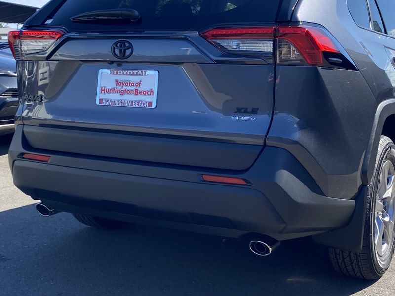 New 2025 Toyota RAV4 Hybrid XLEImage 4