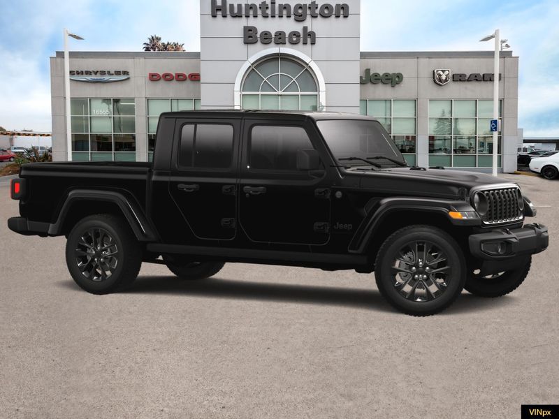 2025 Jeep Gladiator Nighthawk 4x4Image 10