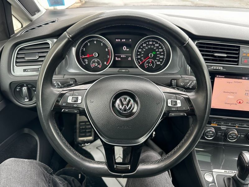 2019 Volkswagen Golf Alltrack TSI SImage 2