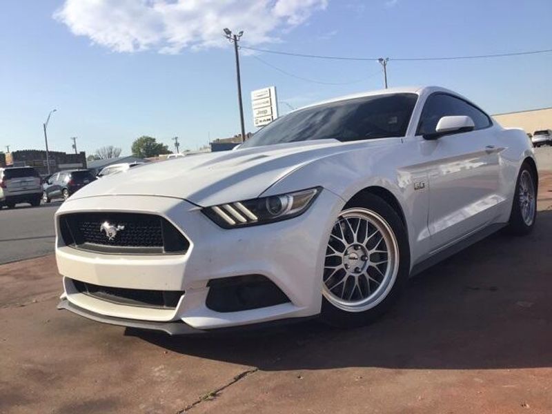 2017 Ford Mustang GT PremiumImage 9
