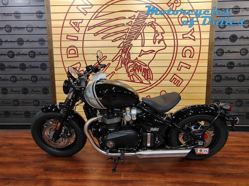 2024 Triumph Bonneville Bobber in a Jet Black/Ash Grey exterior color. Motorcycles of Dulles 571.934.4450 motorcyclesofdulles.com 