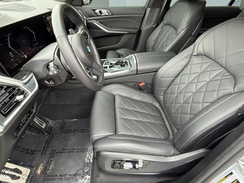 2023 BMW X7 xDrive40iImage 21
