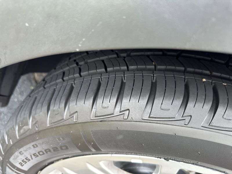 Used 2019 Ford Explorer LimitedImage 4