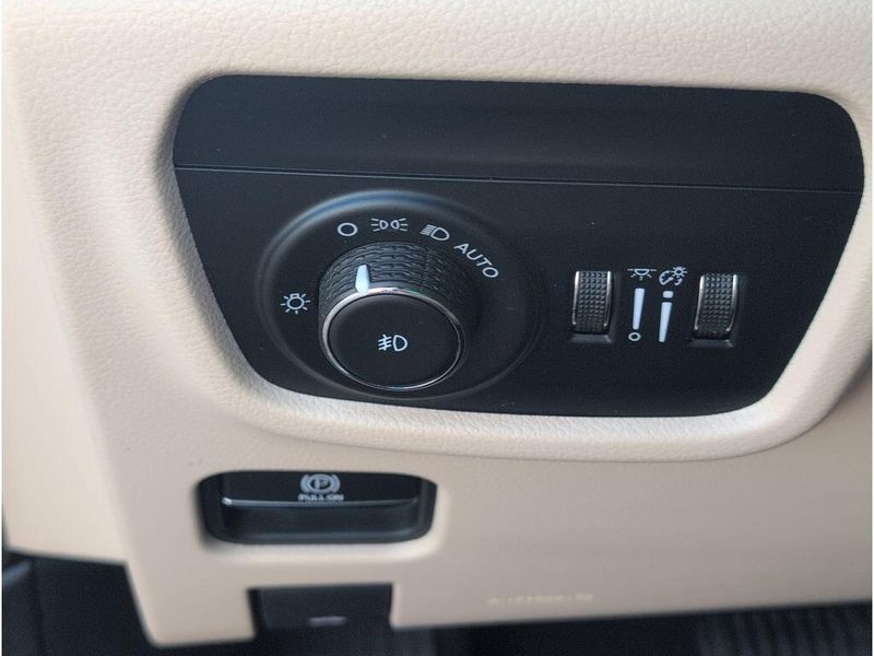 Used 2023 Jeep Grand Cherokee LimitedImage 27