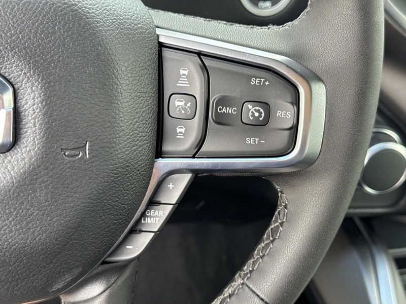 New 2026 RAM 1500 Big Horn Crew Cab 4x2 5'7' Box