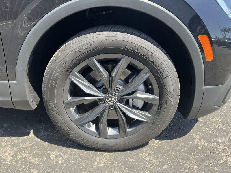 2022 Volkswagen Tiguan SEImage 35