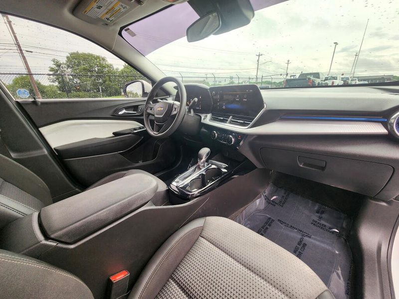 Used 2024 Chevrolet Trax LT