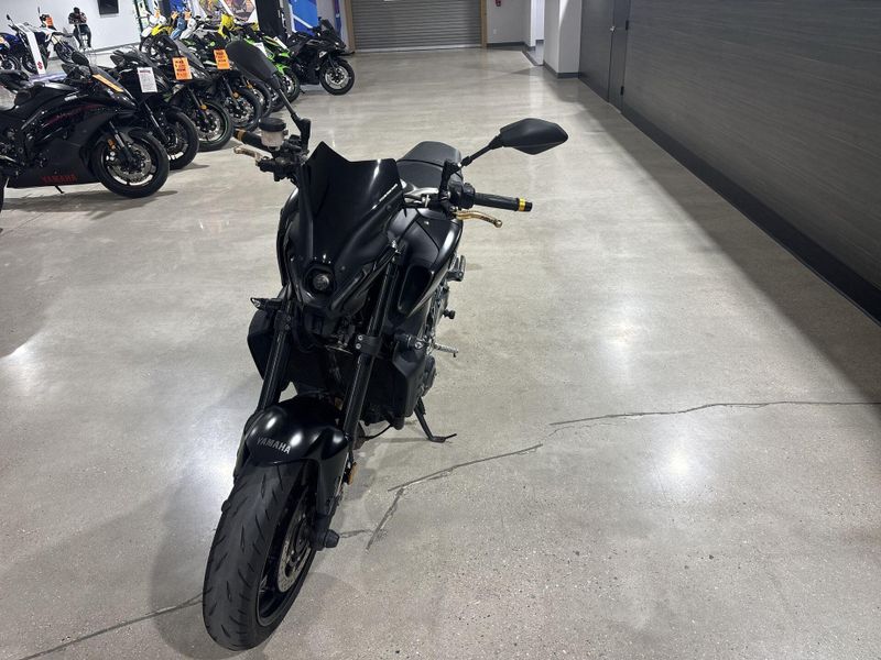 Used 2023 Yamaha MT-09 Image 13