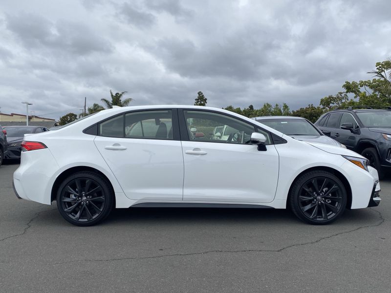 2025 Toyota Corolla SEImage 2