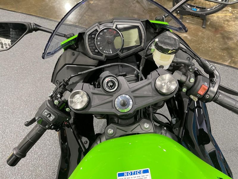 2025 Kawasaki NINJA ZX-6R KRT EDITION ABS Image 9