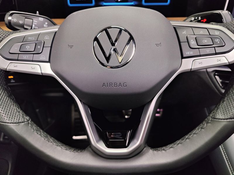 Used 2025 Volkswagen Tiguan SEL R-Line AWD w/Sunroof/NavImage 35
