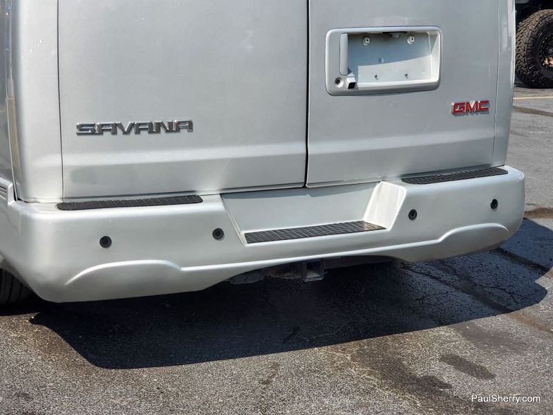 2020 GMC Savana Cargo Image 4