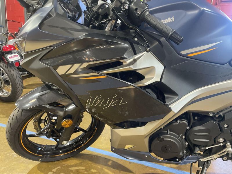 Used 2023 Kawasaki NINJA 400 Image 21