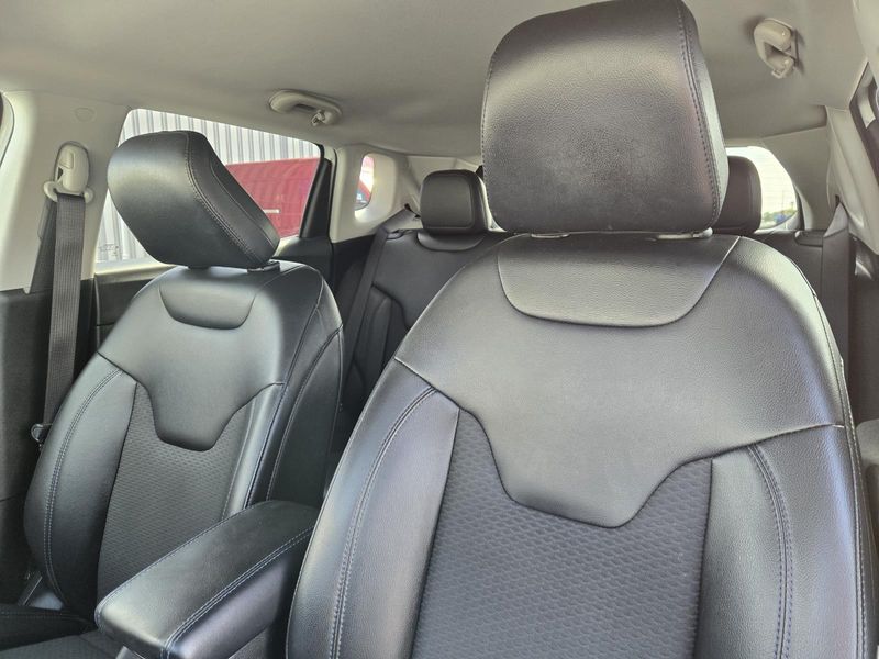 Used 2022 Jeep Compass Latitude FWD