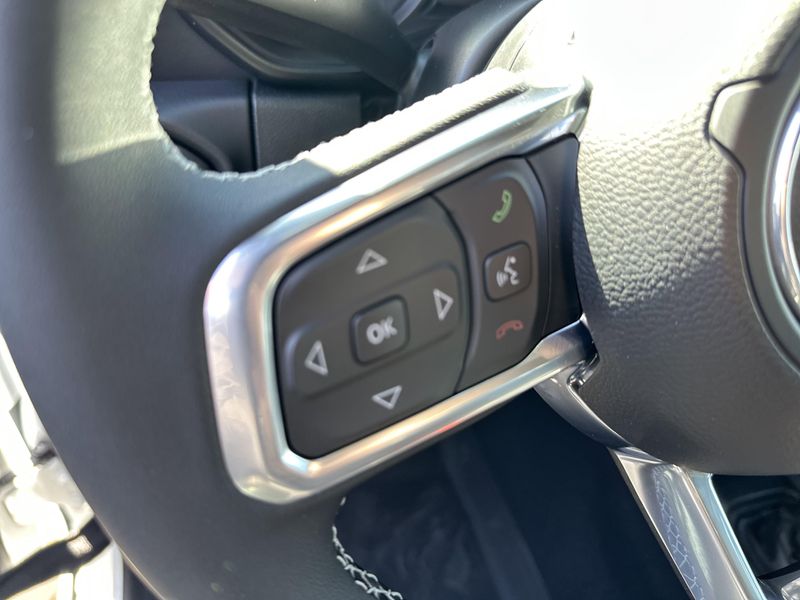 2025 Jeep Wrangler 4-door SaharaImage 25