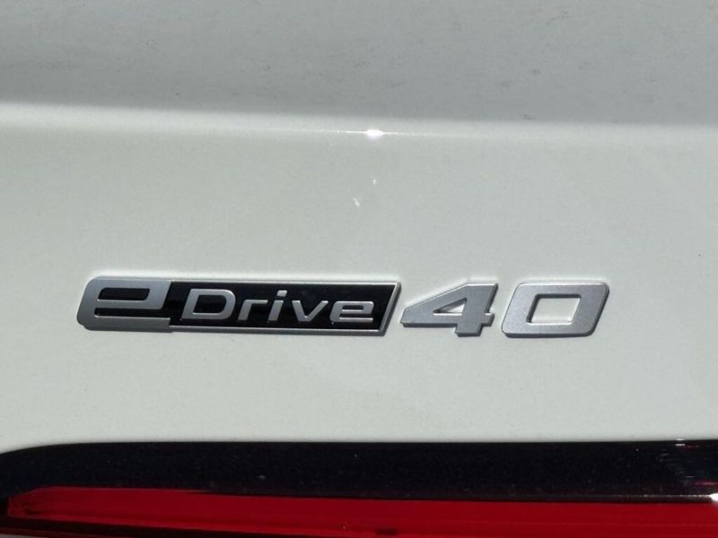 2025 BMW i5 eDrive40Image 14