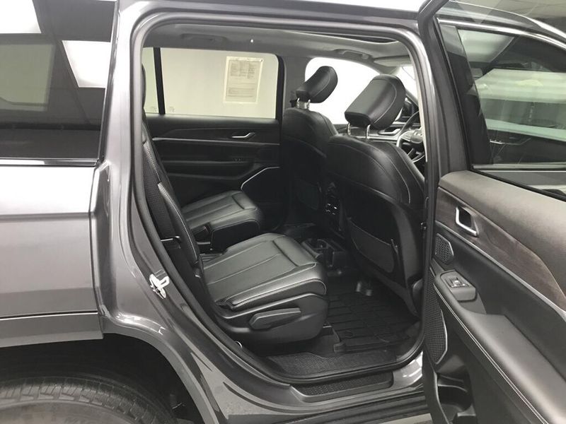 Used 2023 Jeep Grand Cherokee L LimitedImage 22