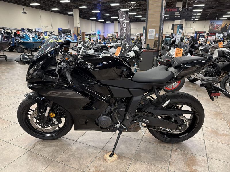 Used 2026 Yamaha YZF-R7 CA Image 14