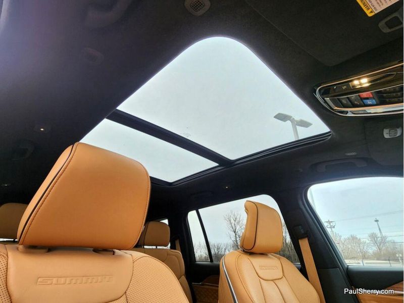 New 2025 Jeep Grand Cherokee L Summit Reserve 4x4Image 52