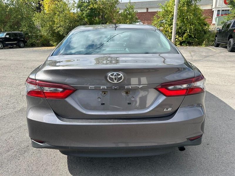 2023 Toyota Camry LE photo 10