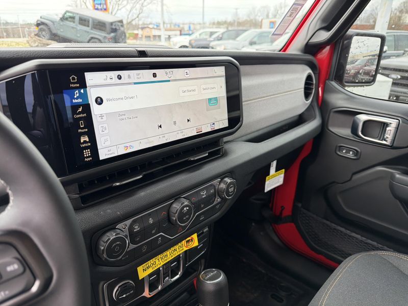 New 2026 Jeep Gladiator Sport S 4x4Image 27