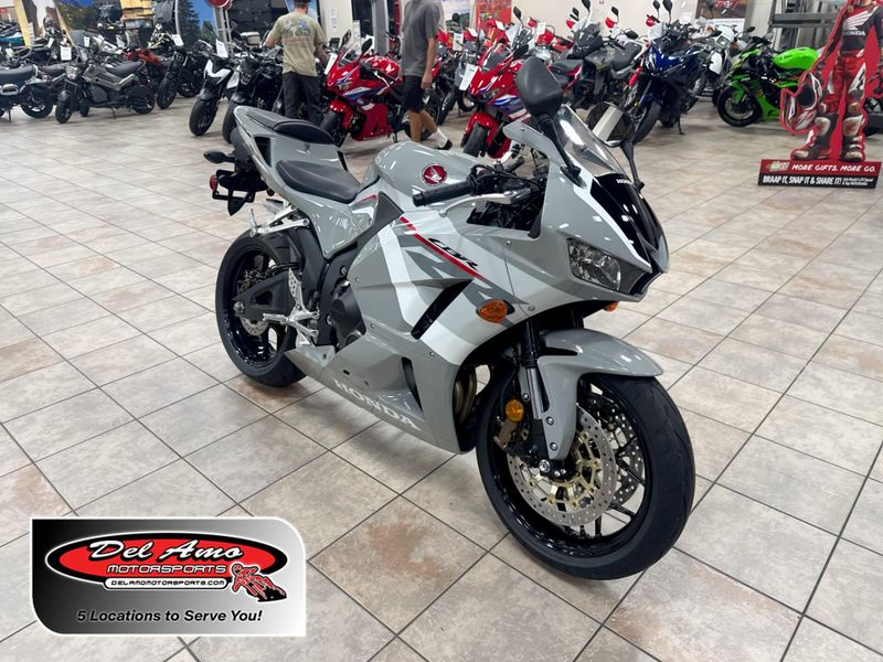 New 2026 Honda CBR600RR Image 1